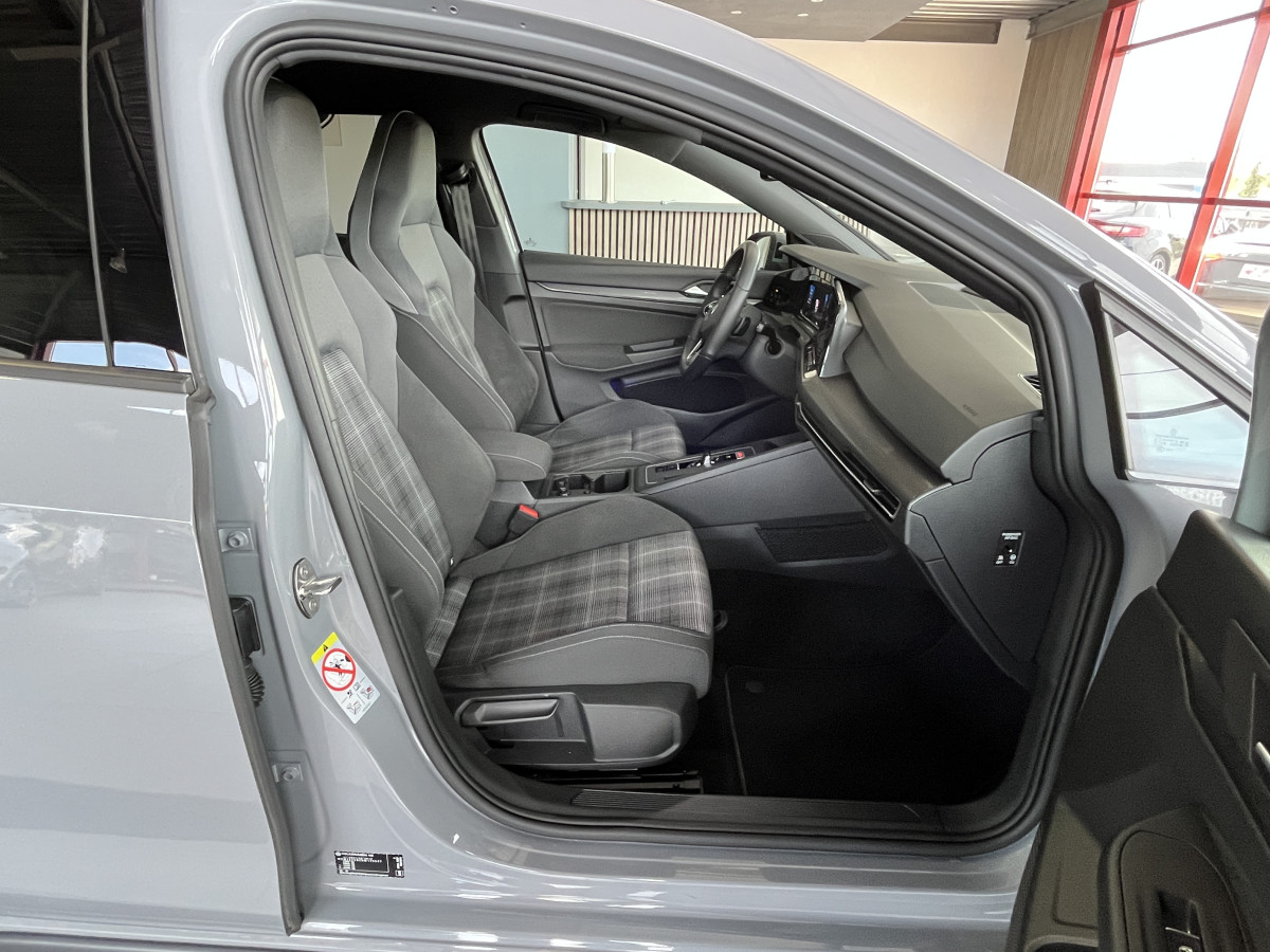 VOLKSWAGEN GOLF 8 GTD 2,0 TDI 200 DSG7 GPS CAMERA ACC COMPORTEMENT DYNAMIQUE  IQ-DRIVE PARK ASSIST PARK PILOT REGULATEUR ADAPTATIF  LIMITEUR FULL LED APPLE CARPLAY KEYLESS DRIVE SELECT  EXCELLENT ETAT