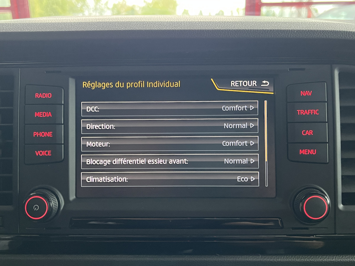 SEAT LEON SC CUPRA   2,0 TSI 290 DSG6  GPS DCC REGULATEUR  DRIVE PROFILE PARK PILOT SEAT SOUND  FULL LED  JANTES 19 EXCELLENT ETAT