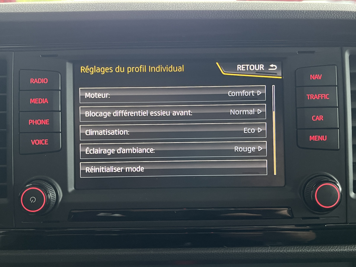 SEAT LEON SC CUPRA   2,0 TSI 290 DSG6  GPS DCC REGULATEUR  DRIVE PROFILE PARK PILOT SEAT SOUND  FULL LED  JANTES 19 EXCELLENT ETAT
