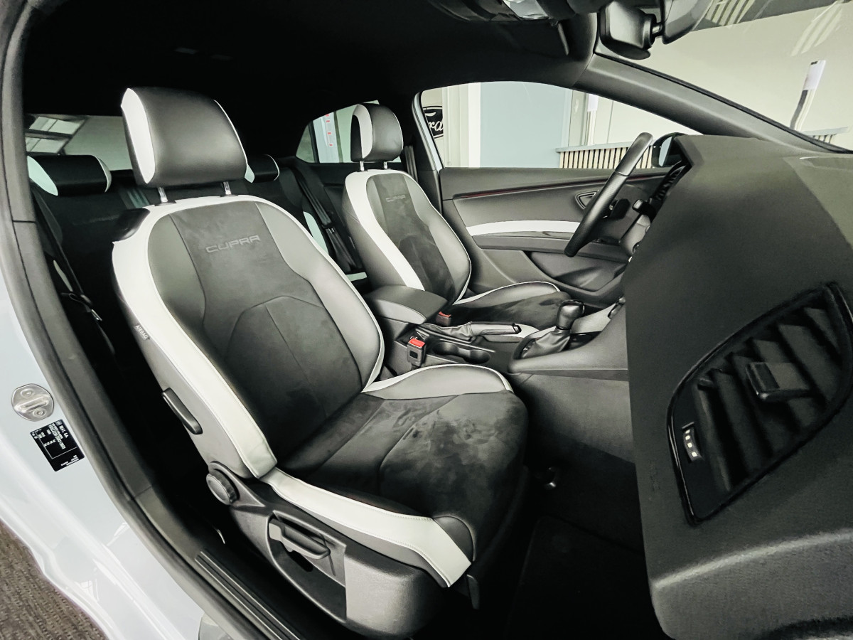 SEAT LEON SC CUPRA   2,0 TSI 290 DSG6  GPS DCC REGULATEUR  DRIVE PROFILE PARK PILOT SEAT SOUND  FULL LED  JANTES 19 EXCELLENT ETAT