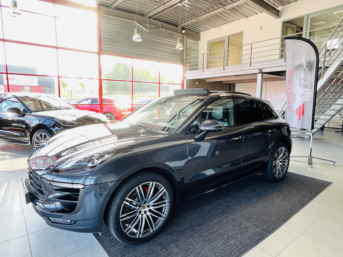 PORSCHE MACAN GTS 3,0 V6 360 4X4 PDK ATTELAGE TOIT PANORAMIQUE OUVRANT APPLE CARPLAY  GPS CAMERA PASM PDLS REGULATEUR ADAPTATIF  FULL LED SUSPENSION PNEUMATIQUE  HIFI BOSE PACK CHRONO SPORT JANTES 21 TURBO  EXCELLENT ETAT