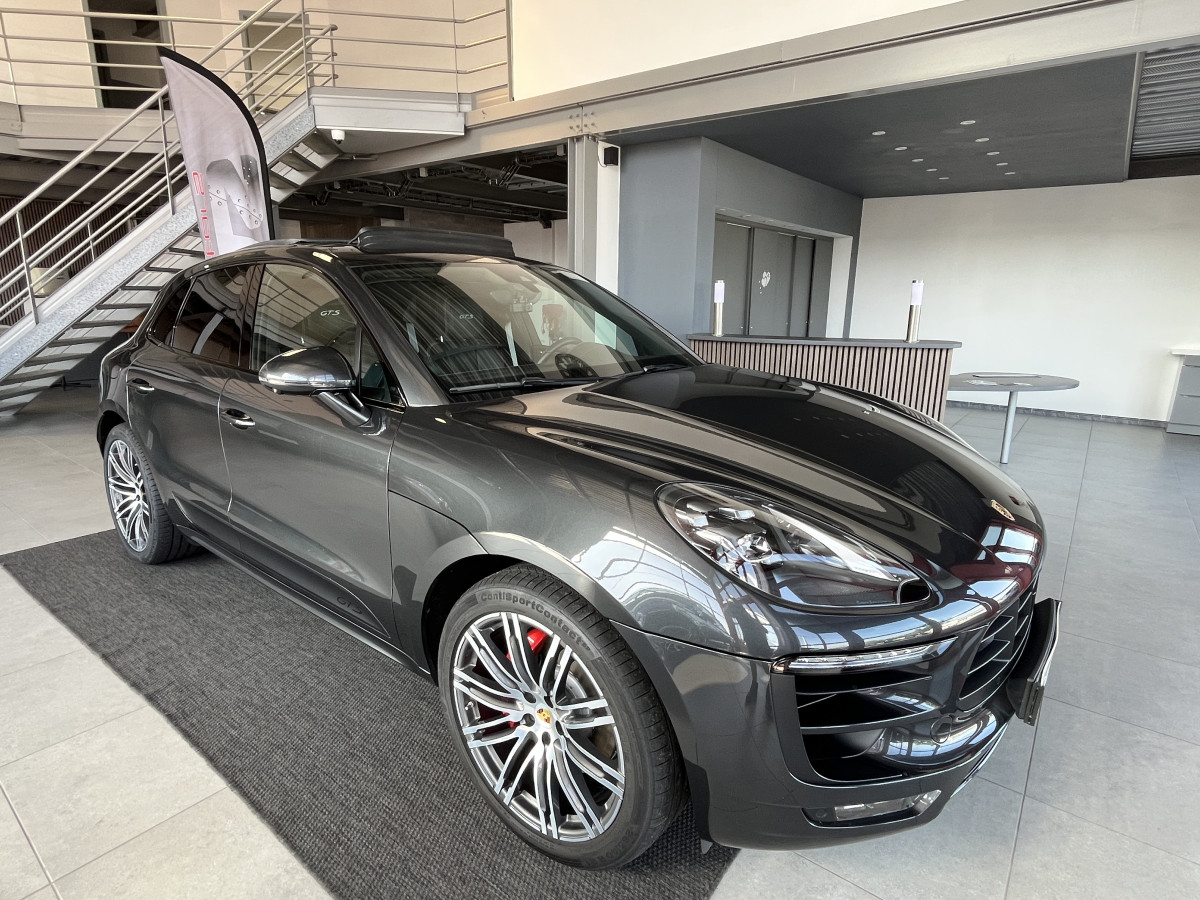 PORSCHE MACAN GTS 3,0 V6 360 4X4 PDK ATTELAGE TOIT PANORAMIQUE OUVRANT APPLE CARPLAY  GPS CAMERA PASM PDLS REGULATEUR ADAPTATIF  FULL LED SUSPENSION PNEUMATIQUE  HIFI BOSE PACK CHRONO SPORT JANTES 21 TURBO  EXCELLENT ETAT