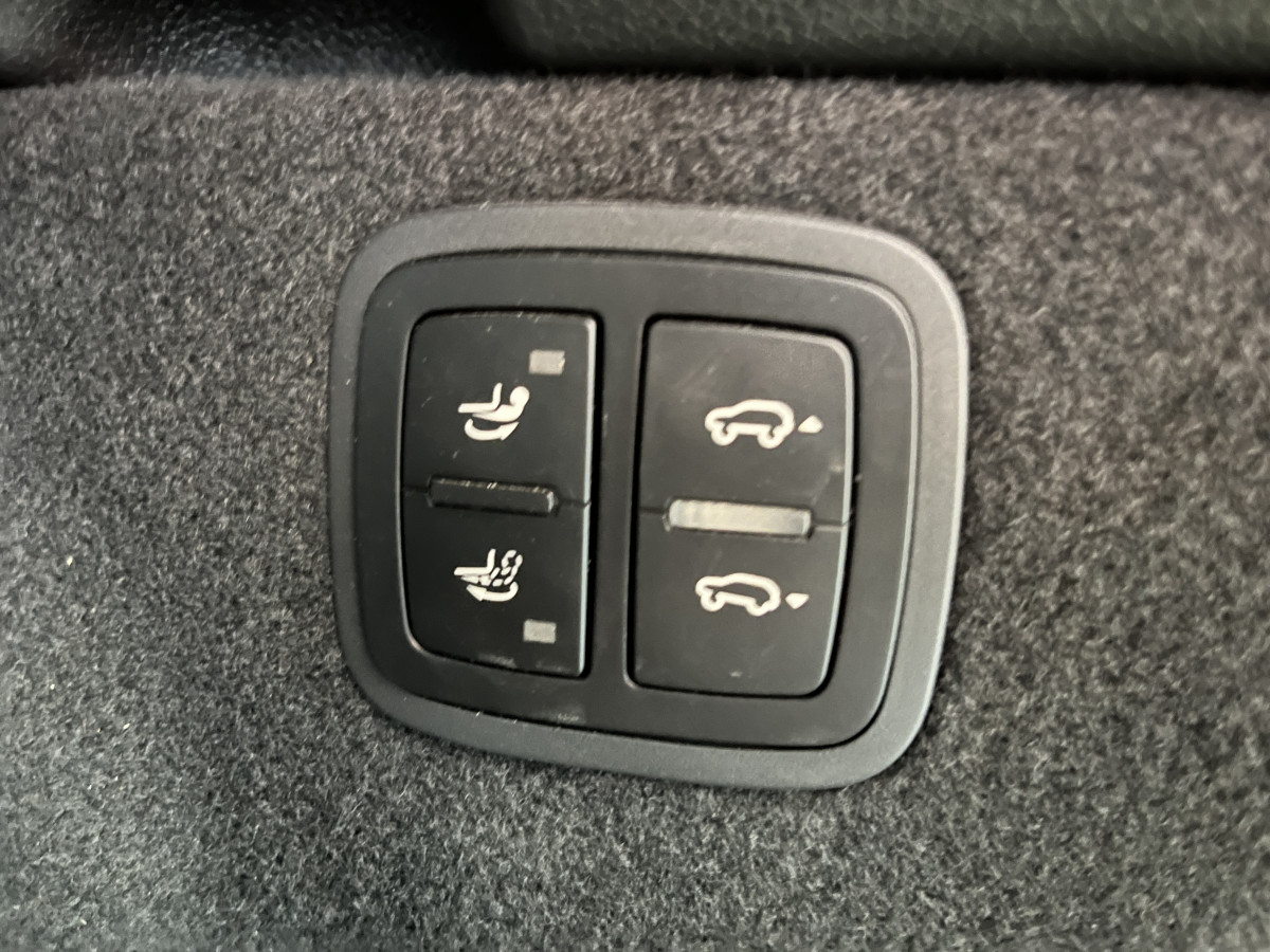 PORSCHE MACAN GTS 3,0 V6 360 4X4 PDK ATTELAGE TOIT PANORAMIQUE OUVRANT APPLE CARPLAY  GPS CAMERA PASM PDLS REGULATEUR ADAPTATIF  FULL LED SUSPENSION PNEUMATIQUE  HIFI BOSE PACK CHRONO SPORT JANTES 21 TURBO  EXCELLENT ETAT