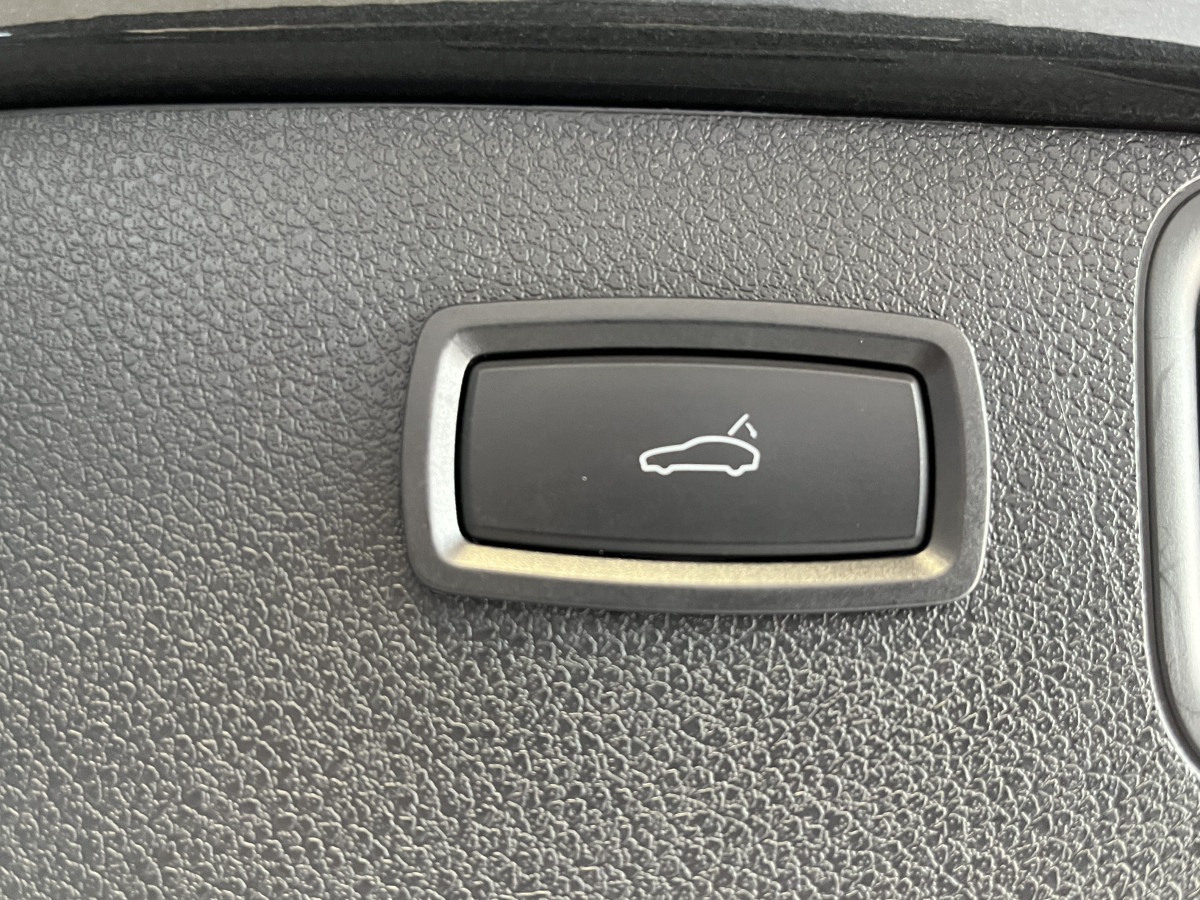 PORSCHE MACAN GTS 3,0 V6 360 4X4 PDK ATTELAGE TOIT PANORAMIQUE OUVRANT APPLE CARPLAY  GPS CAMERA PASM PDLS REGULATEUR ADAPTATIF  FULL LED SUSPENSION PNEUMATIQUE  HIFI BOSE PACK CHRONO SPORT JANTES 21 TURBO  EXCELLENT ETAT