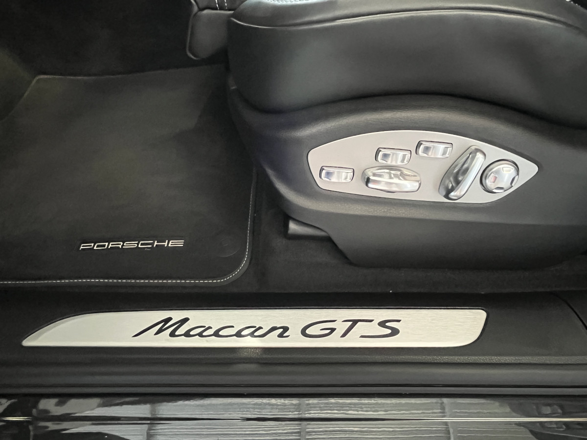 PORSCHE MACAN GTS 3,0 V6 360 4X4 PDK ATTELAGE TOIT PANORAMIQUE OUVRANT APPLE CARPLAY  GPS CAMERA PASM PDLS REGULATEUR ADAPTATIF  FULL LED SUSPENSION PNEUMATIQUE  HIFI BOSE PACK CHRONO SPORT JANTES 21 TURBO  EXCELLENT ETAT