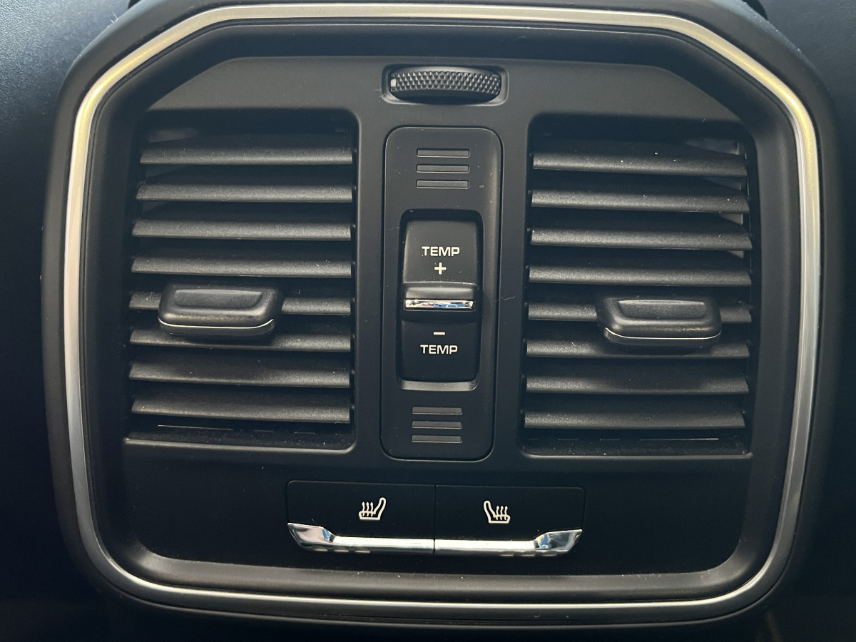 PORSCHE MACAN GTS 3,0 V6 360 4X4 PDK ATTELAGE TOIT PANORAMIQUE OUVRANT APPLE CARPLAY  GPS CAMERA PASM PDLS REGULATEUR ADAPTATIF  FULL LED SUSPENSION PNEUMATIQUE  HIFI BOSE PACK CHRONO SPORT JANTES 21 TURBO  EXCELLENT ETAT