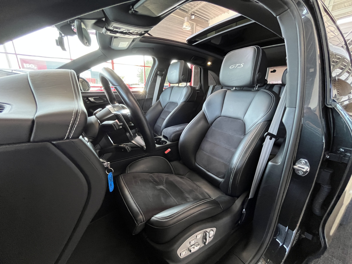 PORSCHE MACAN GTS 3,0 V6 360 4X4 PDK ATTELAGE TOIT PANORAMIQUE OUVRANT APPLE CARPLAY  GPS CAMERA PASM PDLS REGULATEUR ADAPTATIF  FULL LED SUSPENSION PNEUMATIQUE  HIFI BOSE PACK CHRONO SPORT JANTES 21 TURBO  EXCELLENT ETAT