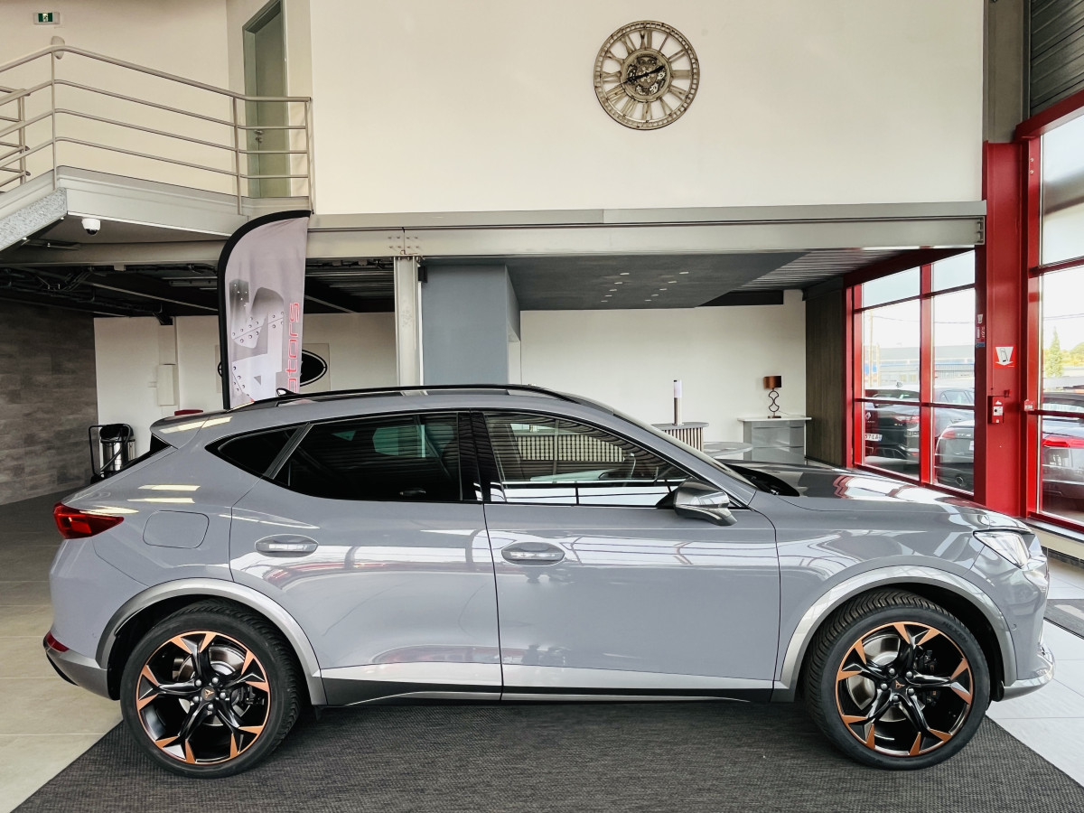 CUPRA FORMENTOR 1,4 E-HYBRID 245 VZ DSG6  GPS CAMERA DCC ACC  360 KEYLESS FULL LED VIRTUAL COCKPIT PARK PILOT PARK ASSIST  DRIVE PROFILE REGULATEUR ADAPTATIF LIMITEUR JANTES 19 PACK HIVER EXCELLENT ETAT