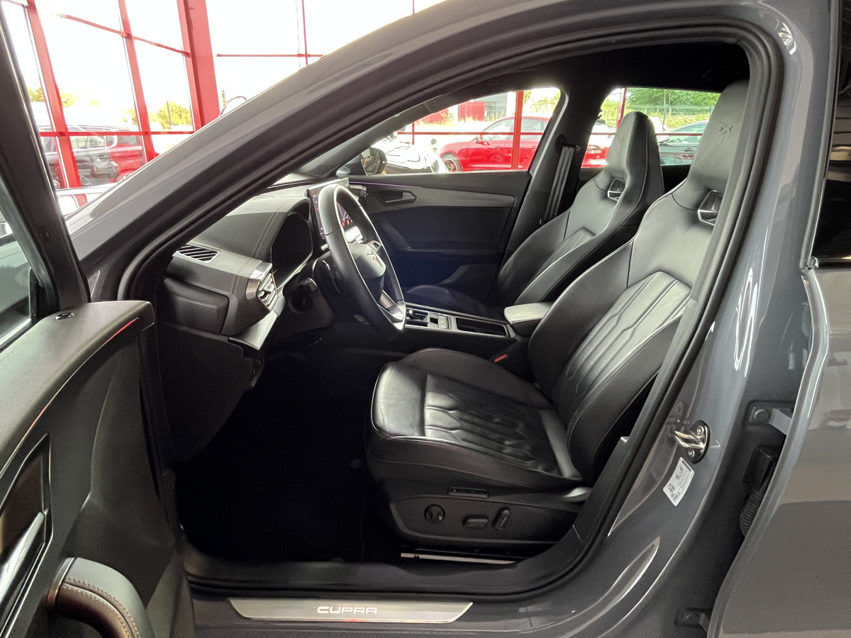 CUPRA FORMENTOR 1,4 E-HYBRID 245 VZ DSG6  GPS CAMERA DCC ACC  360 KEYLESS FULL LED VIRTUAL COCKPIT PARK PILOT PARK ASSIST  DRIVE PROFILE REGULATEUR ADAPTATIF LIMITEUR JANTES 19 PACK HIVER EXCELLENT ETAT