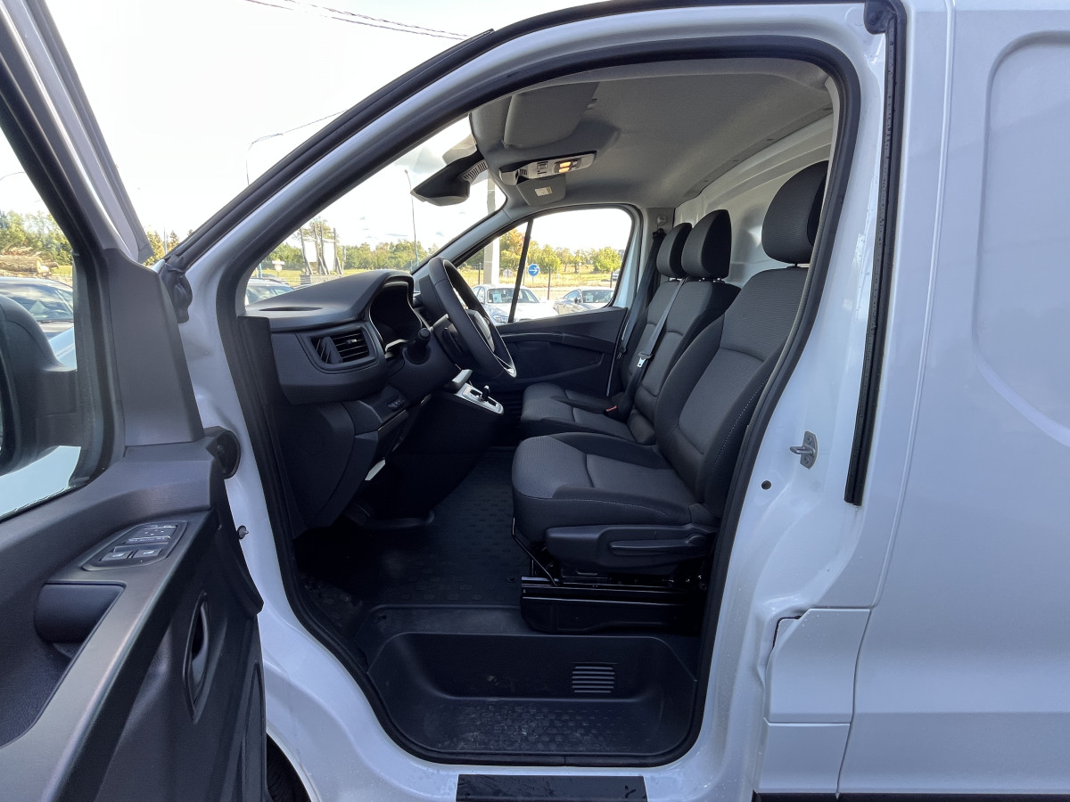 RENAULT TRAFIC FOURGON ADVANCE  L1 H1 3T 2,0 DCI 150  BVA9 ATTELAGE GPS ANDROID APPLE CARPLAY  CAMERA FEUX FULL LED APPLE CARPLAY RADAR DE RECUL REGULATEUR LIMITEUR ETAT NEUF