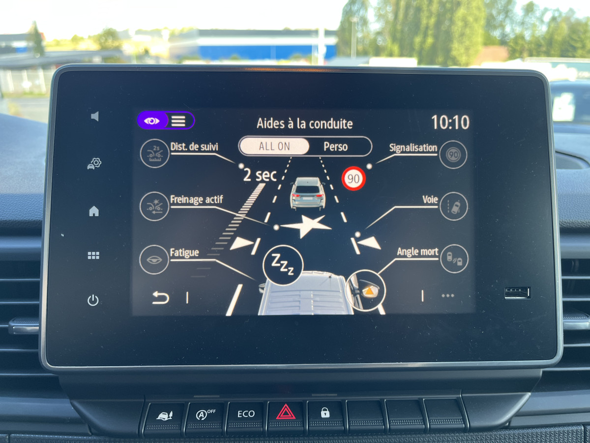 RENAULT TRAFIC FOURGON ADVANCE  L1 H1 3T 2,0 DCI 150  BVA9 ATTELAGE GPS ANDROID APPLE CARPLAY  CAMERA FEUX FULL LED APPLE CARPLAY RADAR DE RECUL REGULATEUR LIMITEUR ETAT NEUF