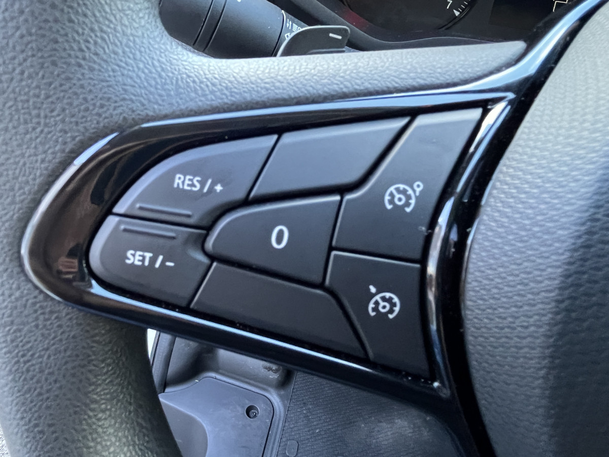 RENAULT TRAFIC FOURGON ADVANCE  L1 H1 3T 2,0 DCI 150  BVA9 ATTELAGE GPS ANDROID APPLE CARPLAY  CAMERA FEUX FULL LED APPLE CARPLAY RADAR DE RECUL REGULATEUR LIMITEUR ETAT NEUF
