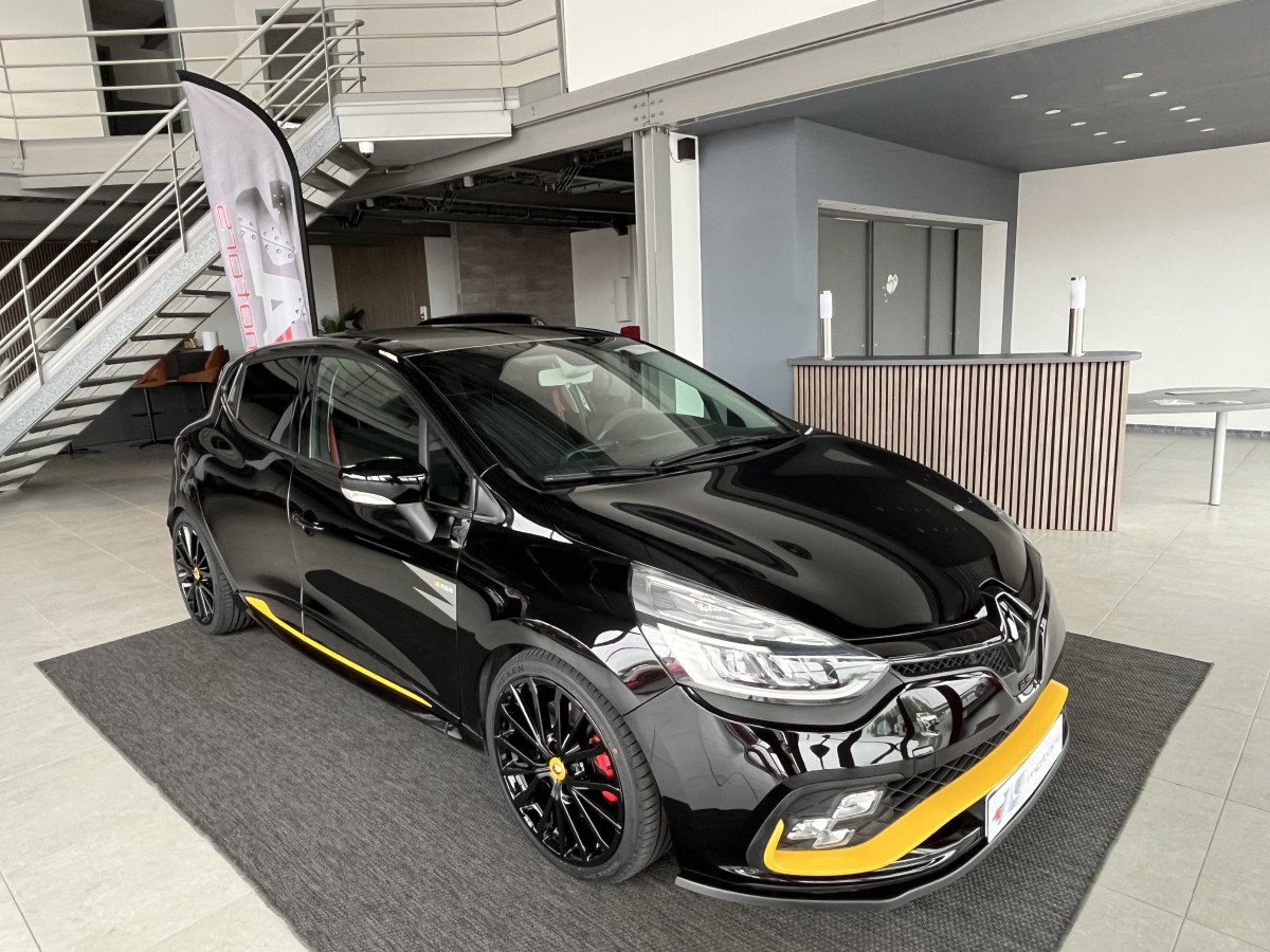 RENAULT CLIO 4  RS 18 1,6 220 EDC N° 808  GPS REGULATEUR LIMITEURRS DRIVE RS MONITOR HIFI BASS REFLEX  AKRAPOVIC KEYLESS PARK PILOT FEUX LED JANTES 18 EXCELLENT ETAT