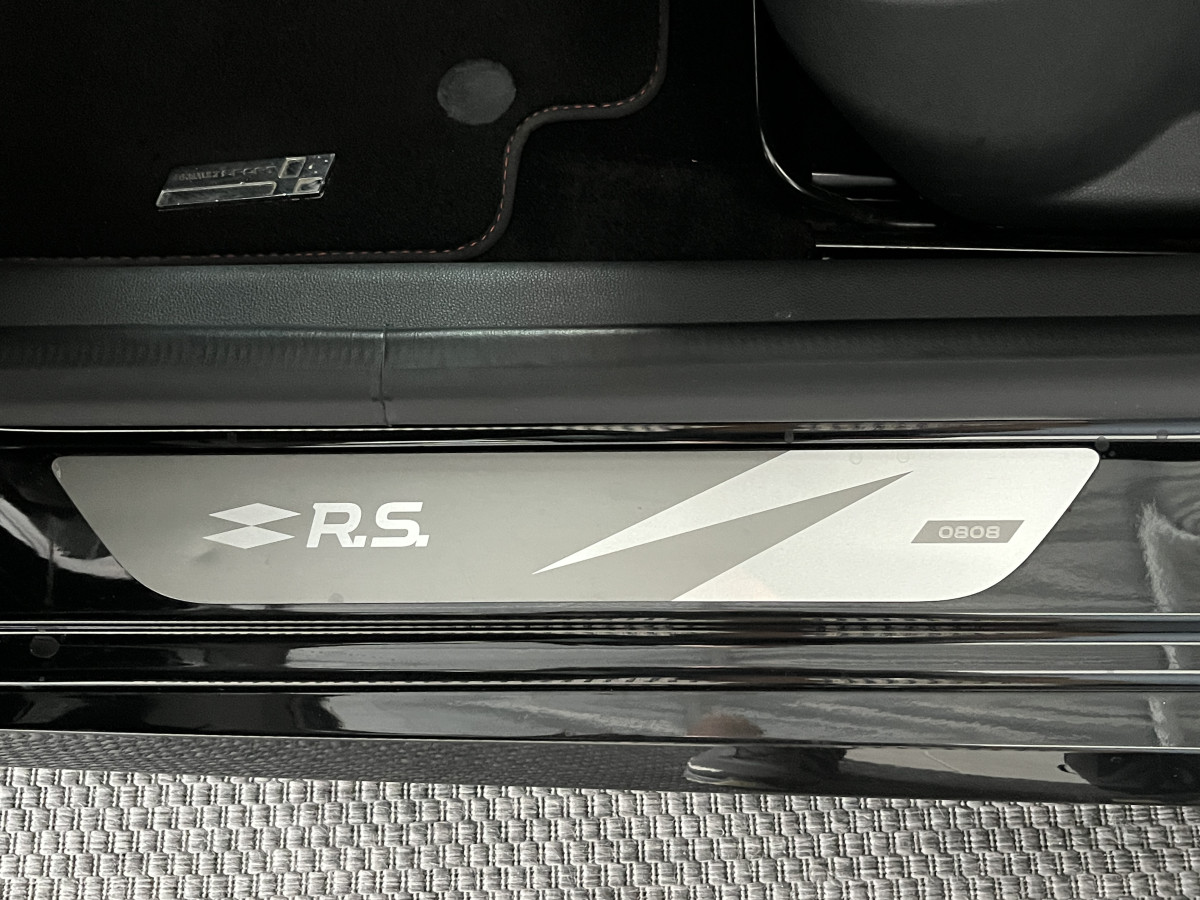 RENAULT CLIO 4  RS 18 1,6 220 EDC N° 808  GPS REGULATEUR LIMITEURRS DRIVE RS MONITOR HIFI BASS REFLEX  AKRAPOVIC KEYLESS PARK PILOT FEUX LED JANTES 18 EXCELLENT ETAT