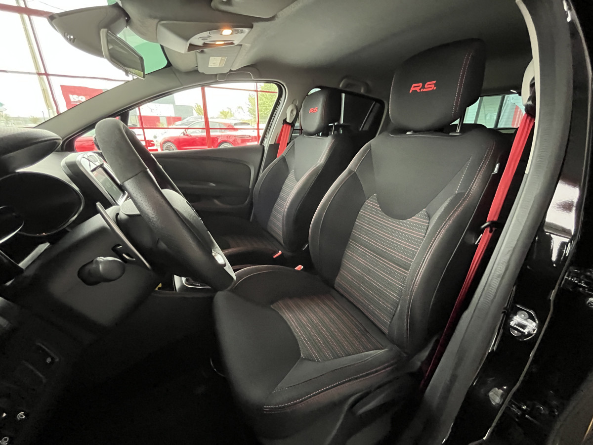 RENAULT CLIO 4  RS 18 1,6 220 EDC N° 808  GPS REGULATEUR LIMITEURRS DRIVE RS MONITOR HIFI BASS REFLEX  AKRAPOVIC KEYLESS PARK PILOT FEUX LED JANTES 18 EXCELLENT ETAT