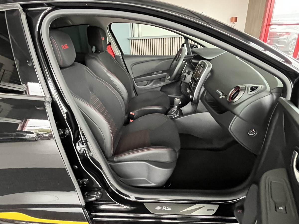 RENAULT CLIO 4  RS 18 1,6 220 EDC N° 808  GPS REGULATEUR LIMITEURRS DRIVE RS MONITOR HIFI BASS REFLEX  AKRAPOVIC KEYLESS PARK PILOT FEUX LED JANTES 18 EXCELLENT ETAT