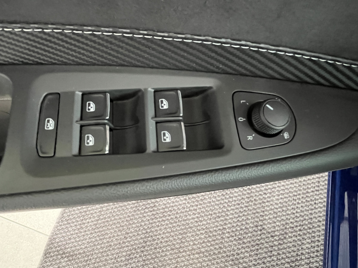 SEAT LEON CUPRA ST 2,0 TSI 300  GPS DCC  HIFI BEATS VIRTUAL COCKPIT REGULATEUR  FEUX FULL LED DRIVE PROFILE PARK PILOT JANTES 19 EXCELLENT ETAT
