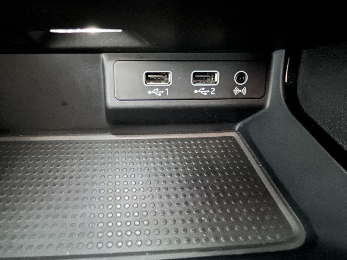 SEAT LEON CUPRA ST 2,0 TSI 300  GPS DCC  HIFI BEATS VIRTUAL COCKPIT REGULATEUR  FEUX FULL LED DRIVE PROFILE PARK PILOT JANTES 19 EXCELLENT ETAT