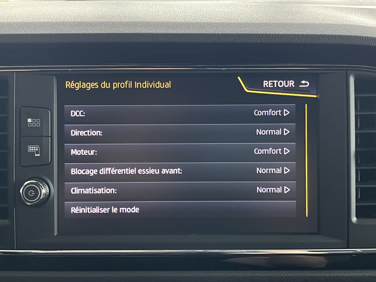 SEAT LEON CUPRA ST 2,0 TSI 300  GPS DCC  HIFI BEATS VIRTUAL COCKPIT REGULATEUR  FEUX FULL LED DRIVE PROFILE PARK PILOT JANTES 19 EXCELLENT ETAT
