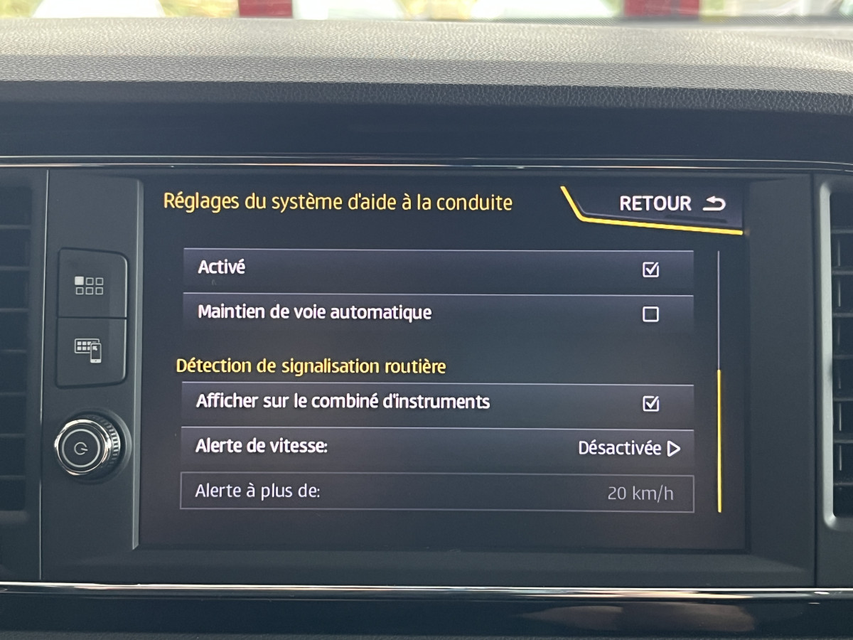 SEAT LEON CUPRA ST 2,0 TSI 300  GPS DCC  HIFI BEATS VIRTUAL COCKPIT REGULATEUR  FEUX FULL LED DRIVE PROFILE PARK PILOT JANTES 19 EXCELLENT ETAT