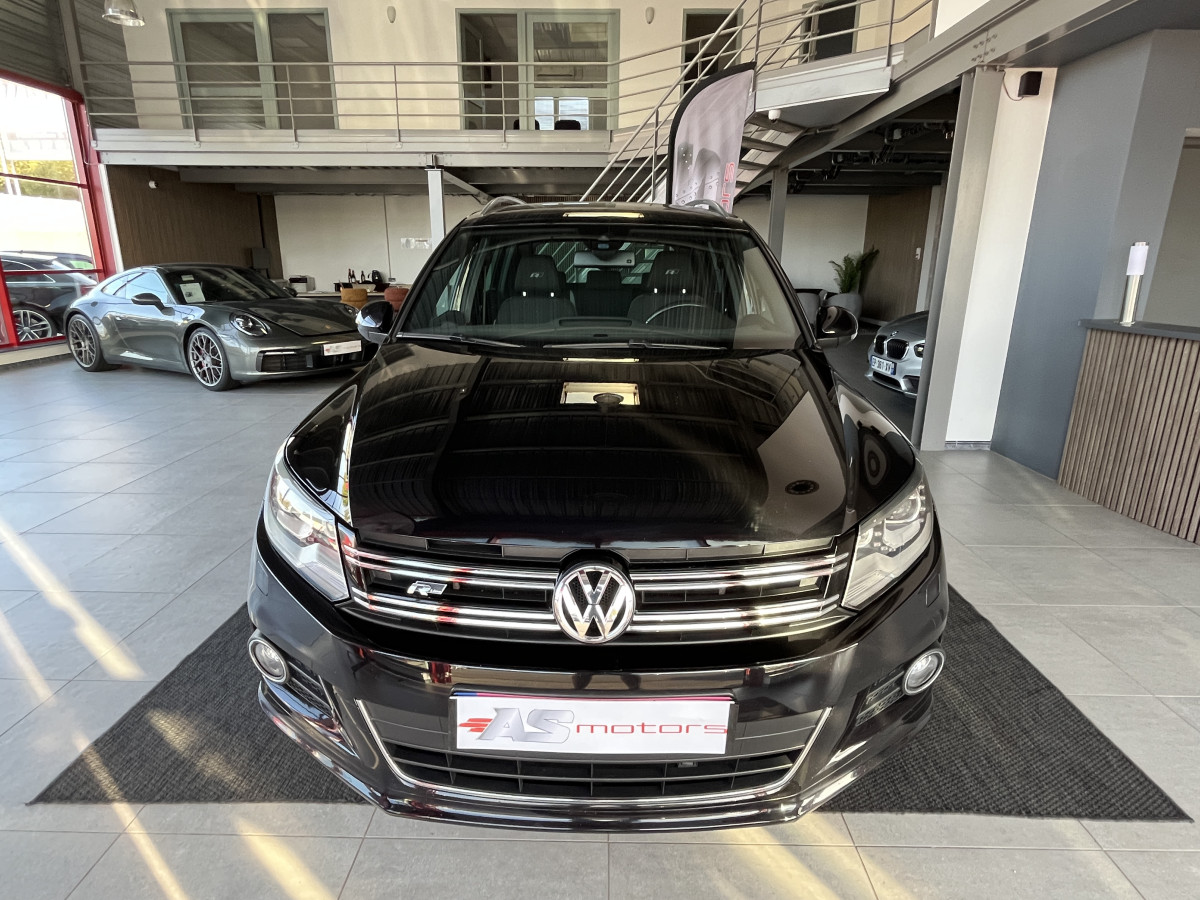 VOLKWAGEN TIGUAN R-LINE 2,0 TDI 184 DSG7 4MOTION  ATTELAGE GPS CAMERA APPLE CAR PLAY REGULATEUR BI-XENON JANTES 19 EXCELLENT ETAT