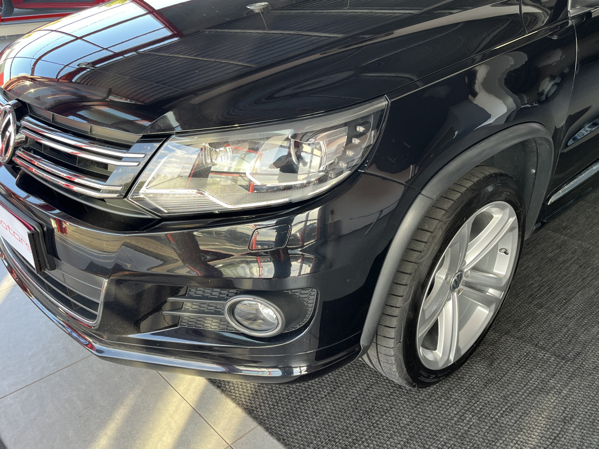 VOLKWAGEN TIGUAN R-LINE 2,0 TDI 184 DSG7 4MOTION  ATTELAGE GPS CAMERA APPLE CAR PLAY REGULATEUR BI-XENON JANTES 19 EXCELLENT ETAT