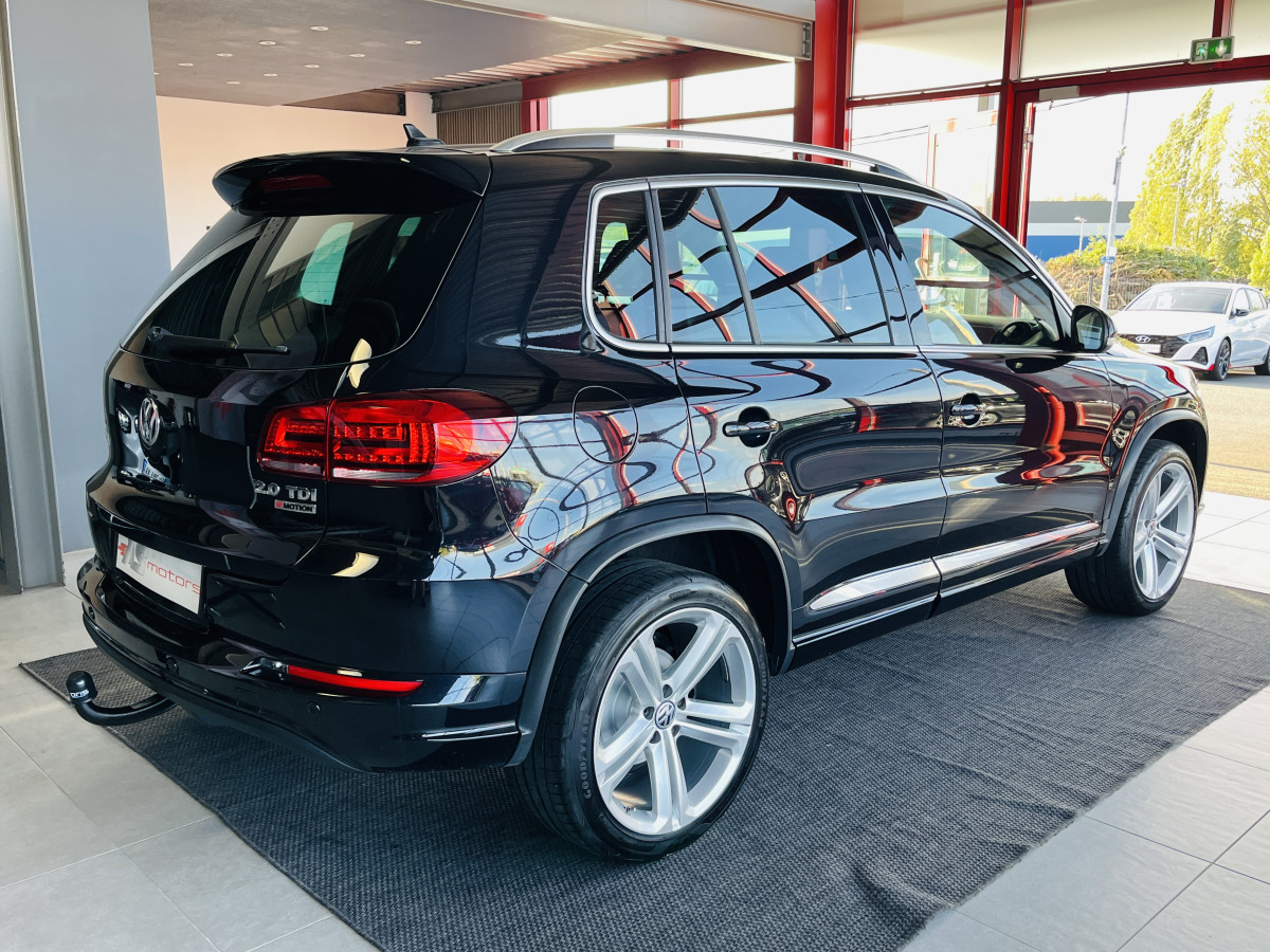 VOLKWAGEN TIGUAN R-LINE 2,0 TDI 184 DSG7 4MOTION  ATTELAGE GPS CAMERA APPLE CAR PLAY REGULATEUR BI-XENON JANTES 19 EXCELLENT ETAT