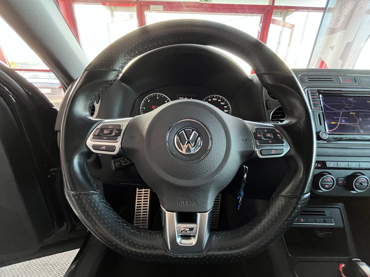 VOLKWAGEN TIGUAN R-LINE 2,0 TDI 184 DSG7 4MOTION  ATTELAGE GPS CAMERA APPLE CAR PLAY REGULATEUR BI-XENON JANTES 19 EXCELLENT ETAT