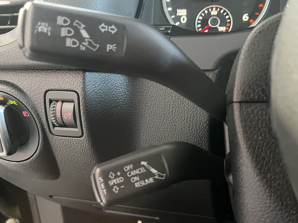 VOLKWAGEN TIGUAN R-LINE 2,0 TDI 184 DSG7 4MOTION  ATTELAGE GPS CAMERA APPLE CAR PLAY REGULATEUR BI-XENON JANTES 19 EXCELLENT ETAT