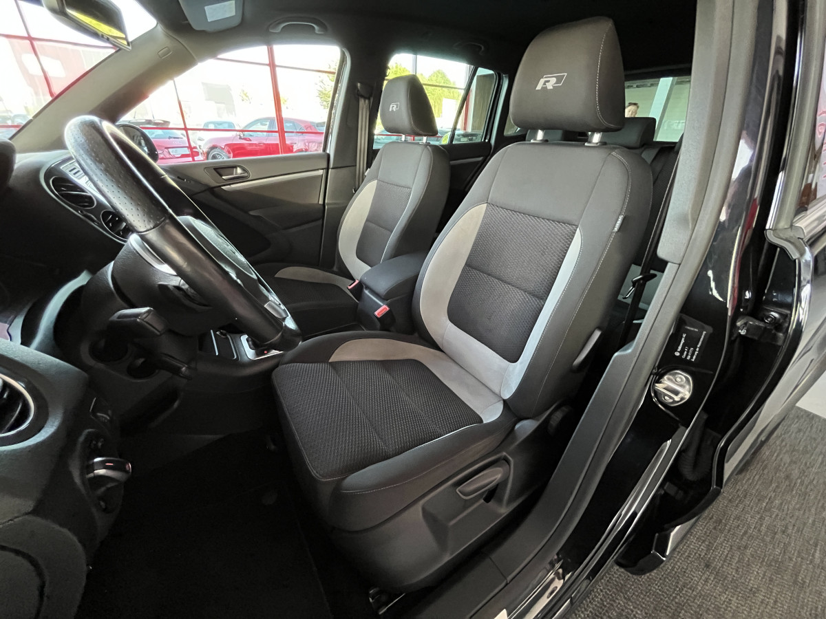 VOLKWAGEN TIGUAN R-LINE 2,0 TDI 184 DSG7 4MOTION  ATTELAGE GPS CAMERA APPLE CAR PLAY REGULATEUR BI-XENON JANTES 19 EXCELLENT ETAT