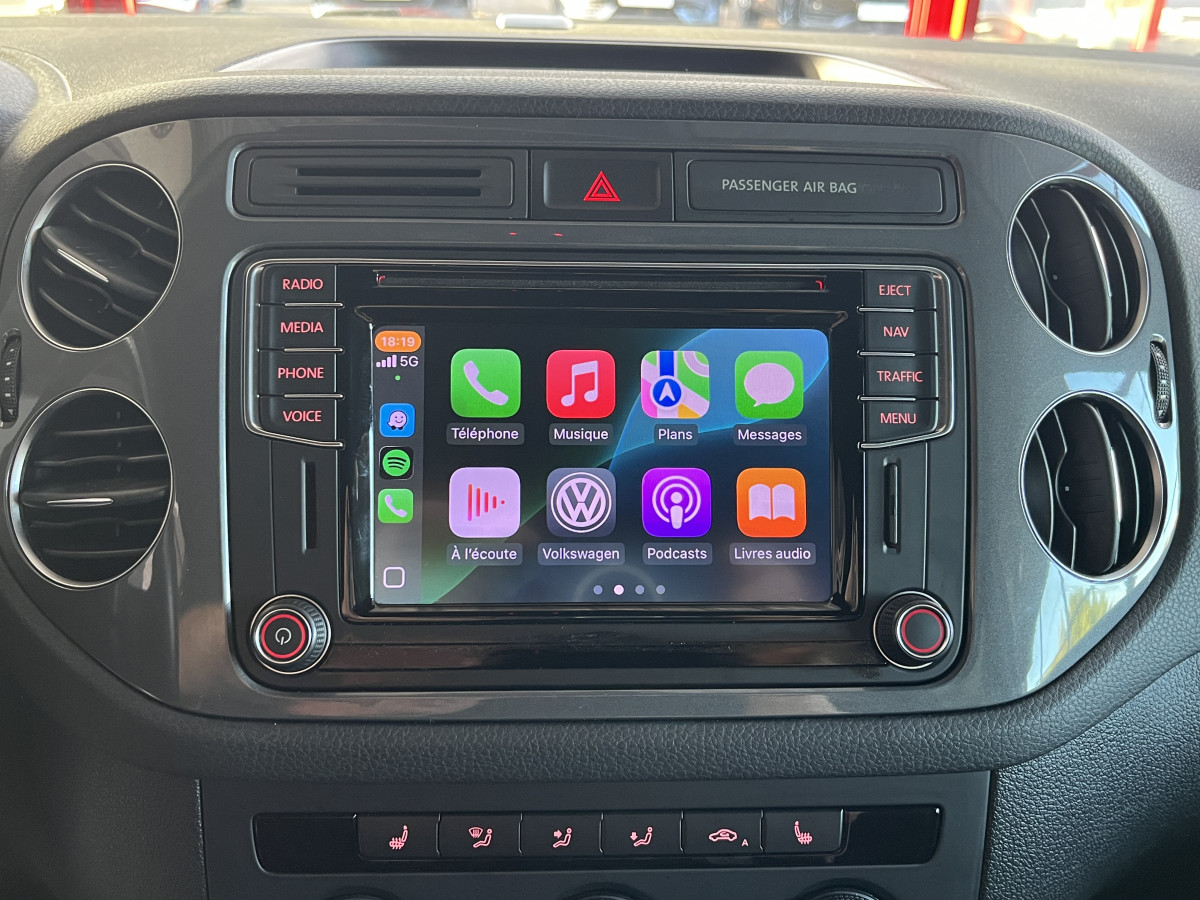VOLKWAGEN TIGUAN R-LINE 2,0 TDI 184 DSG7 4MOTION  ATTELAGE GPS CAMERA APPLE CAR PLAY REGULATEUR BI-XENON JANTES 19 EXCELLENT ETAT