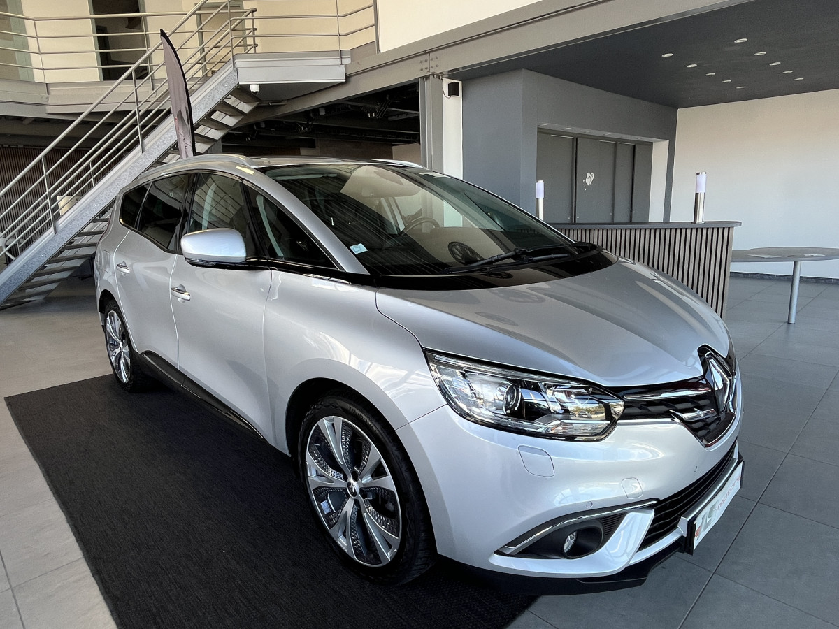RENAULT GRAND SCENIC 1,5 DCI 110 EDC TYPE INTENS 7 PLACES GPS KEYLESS REGULATEUR LIMITEUR FEUX HALOGENE PARK PILOT JANTES 20