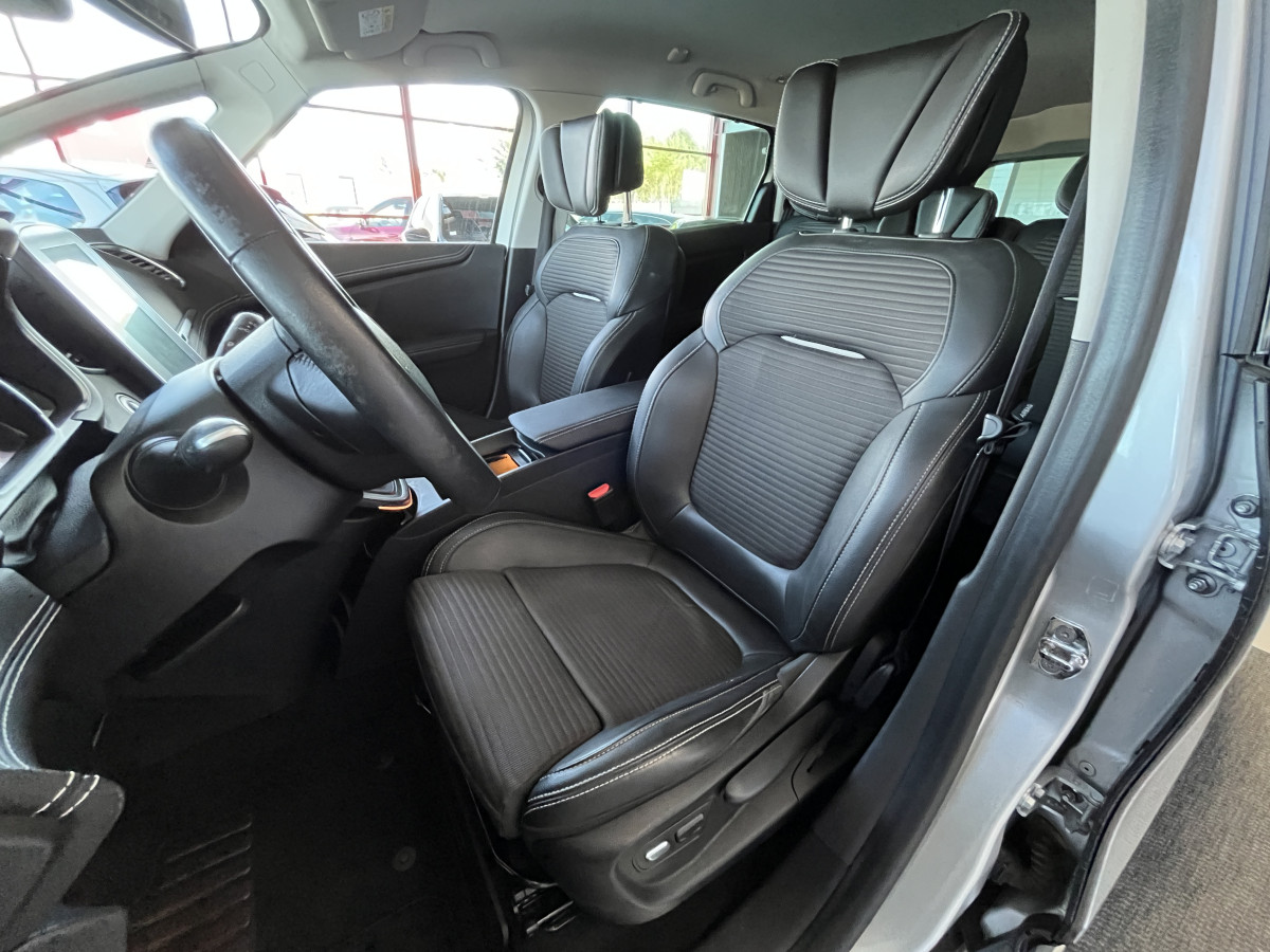 RENAULT GRAND SCENIC 1,5 DCI 110 EDC TYPE INTENS 7 PLACES GPS KEYLESS REGULATEUR LIMITEUR FEUX HALOGENE PARK PILOT JANTES 20