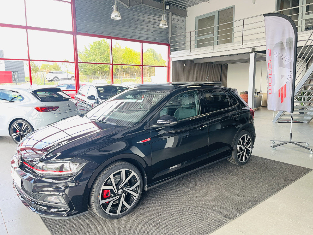 VOLKSWAGEN POLO GTI 2,0 TSI 200   DSG6 TOIT PANORAMIQUE OUVRANT DMS ACC GPS APPLE CARPLAY VIRTUAL COCKPIT  REGULATEUR ADAPTATIF  LIMITEUR PARK PILOT DRIVING MODE FEUX LED  JANTE ALU 18 BRESCIA  EXCELLENT ETAT