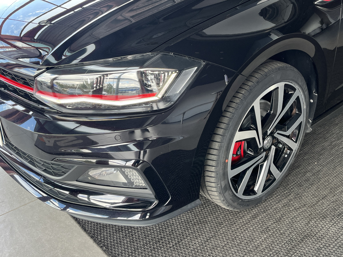 VOLKSWAGEN POLO GTI 2,0 TSI 200   DSG6 TOIT PANORAMIQUE OUVRANT DMS ACC GPS APPLE CARPLAY VIRTUAL COCKPIT  REGULATEUR ADAPTATIF  LIMITEUR PARK PILOT DRIVING MODE FEUX LED  JANTE ALU 18 BRESCIA  EXCELLENT ETAT