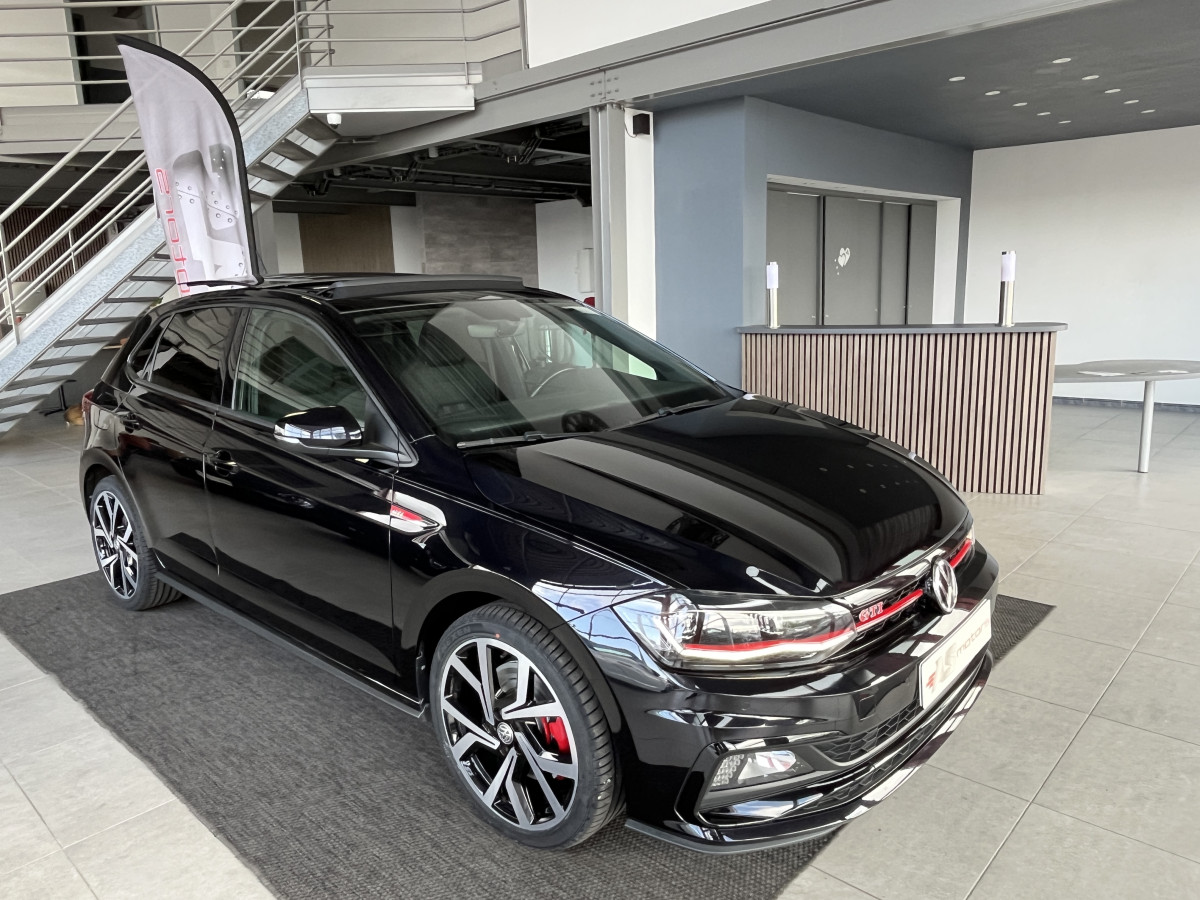 VOLKSWAGEN POLO GTI 2,0 TSI 200   DSG6 TOIT PANORAMIQUE OUVRANT DMS ACC GPS APPLE CARPLAY VIRTUAL COCKPIT  REGULATEUR ADAPTATIF  LIMITEUR PARK PILOT DRIVING MODE FEUX LED  JANTE ALU 18 BRESCIA  EXCELLENT ETAT
