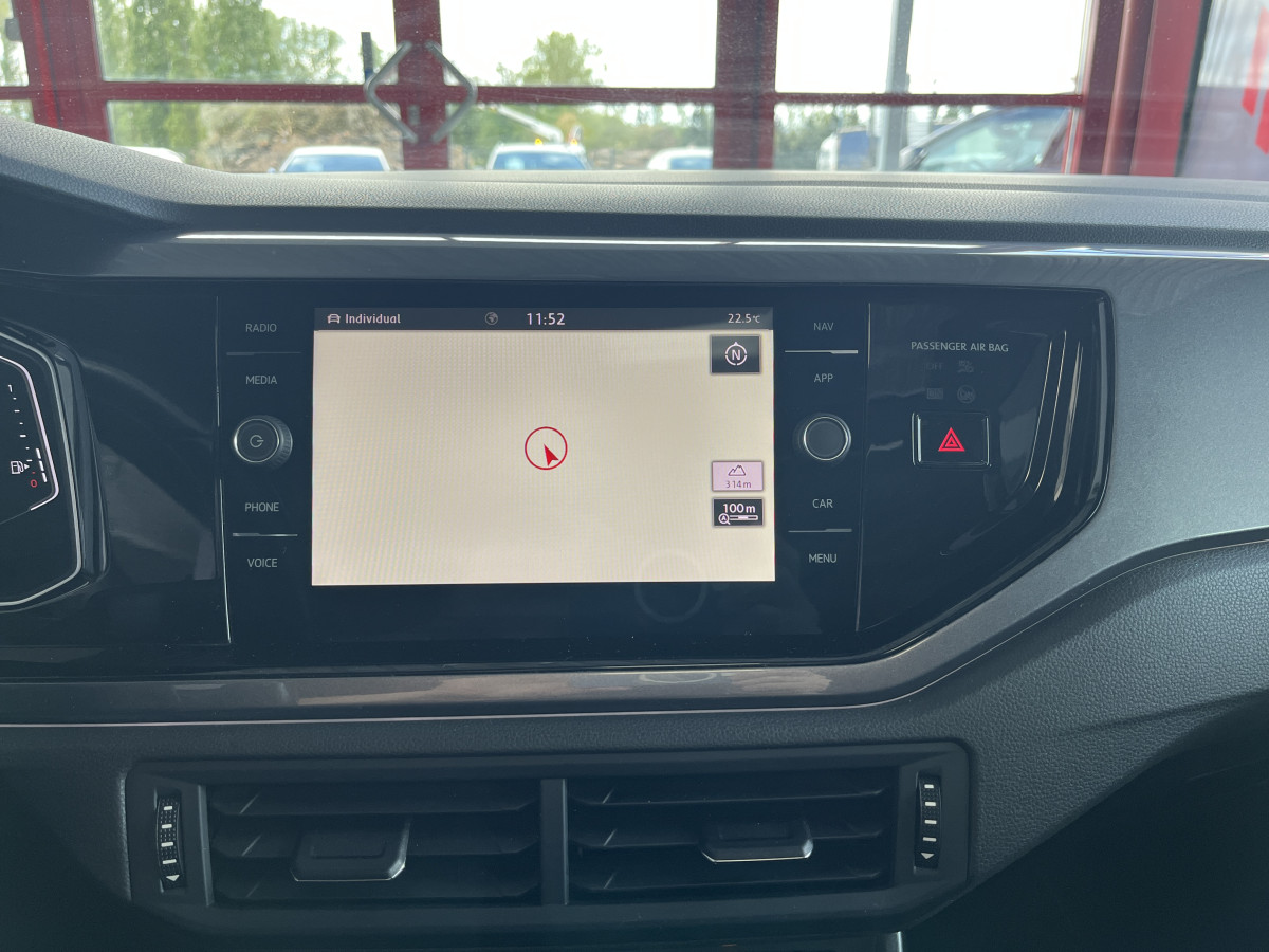 VOLKSWAGEN POLO GTI 2,0 TSI 200   DSG6 TOIT PANORAMIQUE OUVRANT DMS ACC GPS APPLE CARPLAY VIRTUAL COCKPIT  REGULATEUR ADAPTATIF  LIMITEUR PARK PILOT DRIVING MODE FEUX LED  JANTE ALU 18 BRESCIA  EXCELLENT ETAT