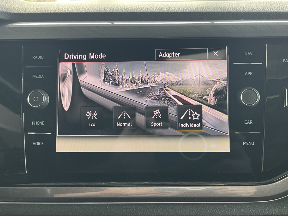 VOLKSWAGEN POLO GTI 2,0 TSI 200   DSG6 TOIT PANORAMIQUE OUVRANT DMS ACC GPS APPLE CARPLAY VIRTUAL COCKPIT  REGULATEUR ADAPTATIF  LIMITEUR PARK PILOT DRIVING MODE FEUX LED  JANTE ALU 18 BRESCIA  EXCELLENT ETAT