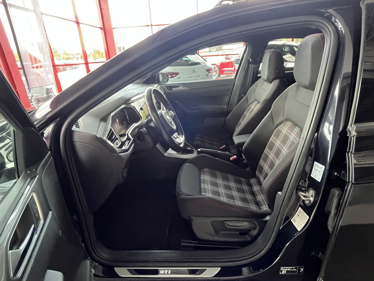 VOLKSWAGEN POLO GTI 2,0 TSI 200   DSG6 TOIT PANORAMIQUE OUVRANT DMS ACC GPS APPLE CARPLAY VIRTUAL COCKPIT  REGULATEUR ADAPTATIF  LIMITEUR PARK PILOT DRIVING MODE FEUX LED  JANTE ALU 18 BRESCIA  EXCELLENT ETAT