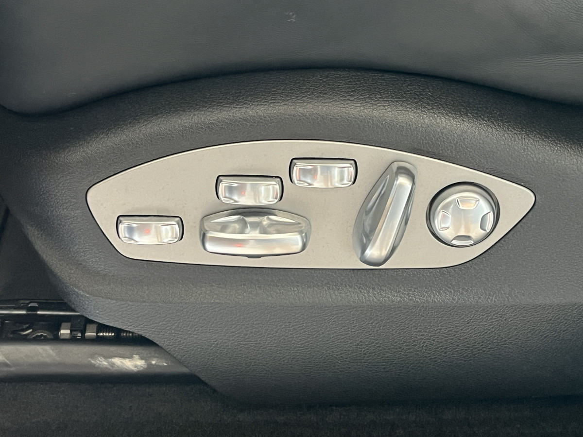 PORSCHE MACAN S  3,0 V6 340 4X4 PDK ATTELAGE TOIT PANORAMIQUE  GPS CAMERA 360  HIFI BOSE APPLE CARPLAY PCM  PASM PACK CARBON REGULATEUR ADAPTATIF  SUSPENSION PNEUMATIQUE  PACK CHRONO SPORT JANTES  21 EXCELLENT ETAT