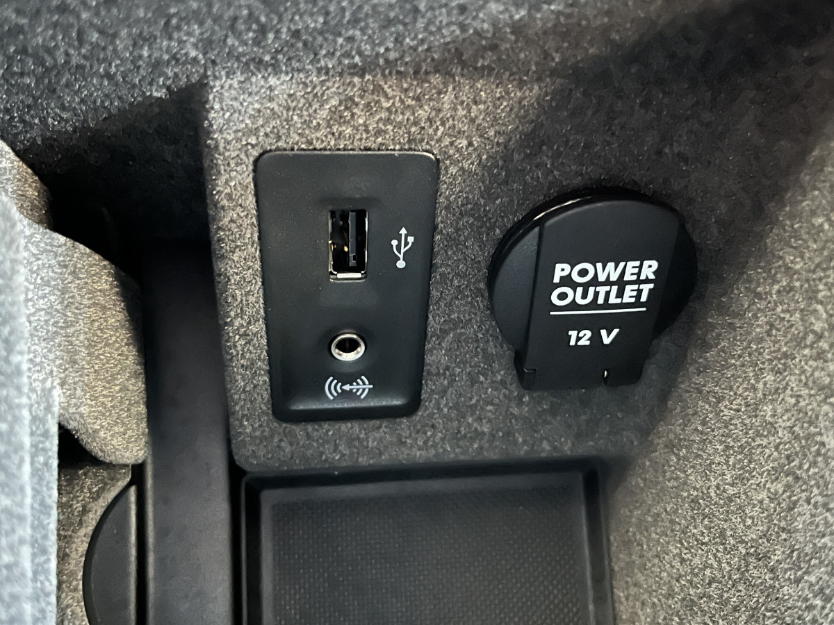 PORSCHE MACAN S  3,0 V6 340 4X4 PDK ATTELAGE TOIT PANORAMIQUE  GPS CAMERA 360  HIFI BOSE APPLE CARPLAY PCM  PASM PACK CARBON REGULATEUR ADAPTATIF  SUSPENSION PNEUMATIQUE  PACK CHRONO SPORT JANTES  21 EXCELLENT ETAT