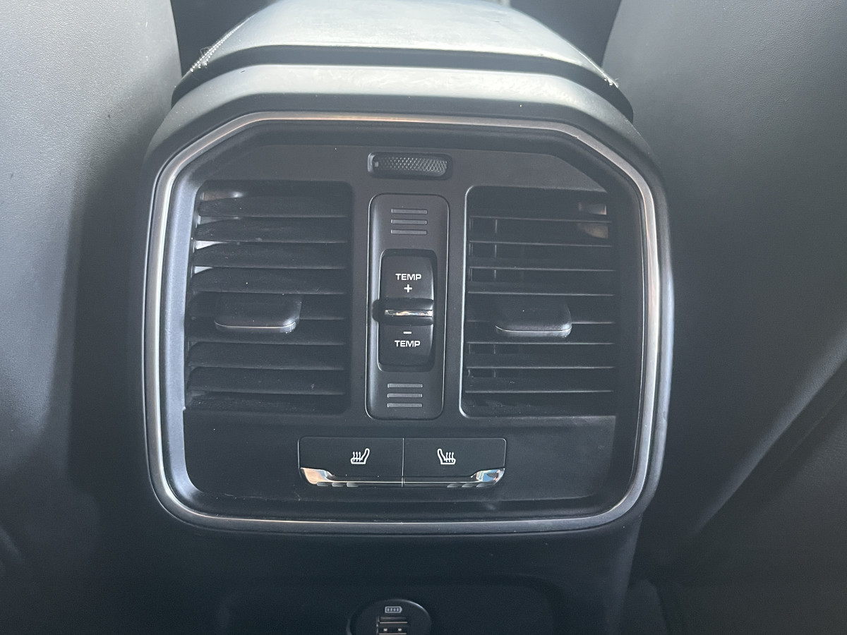 PORSCHE MACAN S  3,0 V6 340 4X4 PDK ATTELAGE TOIT PANORAMIQUE  GPS CAMERA 360  HIFI BOSE APPLE CARPLAY PCM  PASM PACK CARBON REGULATEUR ADAPTATIF  SUSPENSION PNEUMATIQUE  PACK CHRONO SPORT JANTES  21 EXCELLENT ETAT
