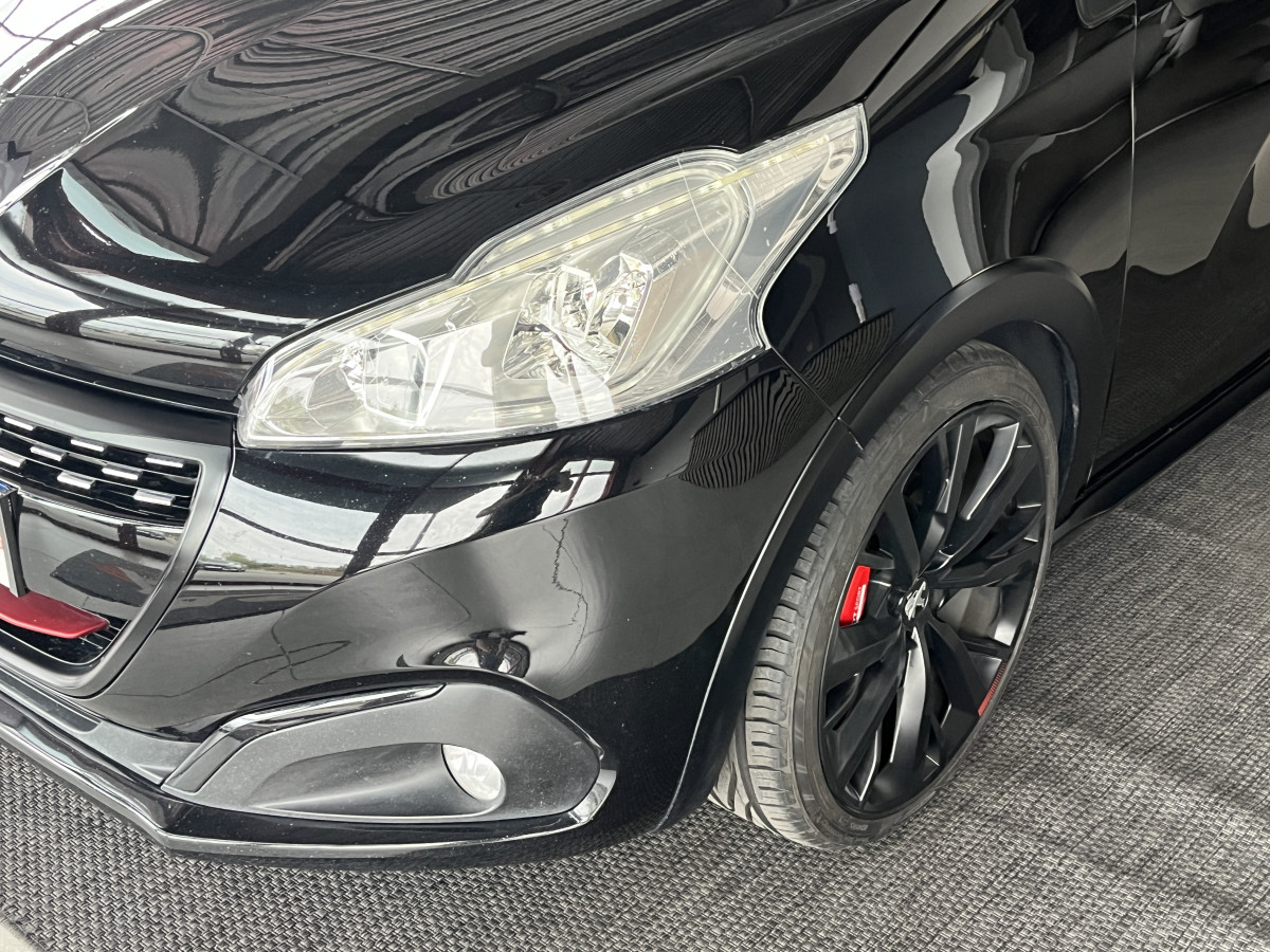 PEUGEOT 208 GTI BPS 1,6 208 GPS CAMERA APPLE CARPLAY HIFI JBL REGULATEUR LIMITEUR PARK PILOT FEUX HALOGENE JANTES 18  EXCELLENT ETAT