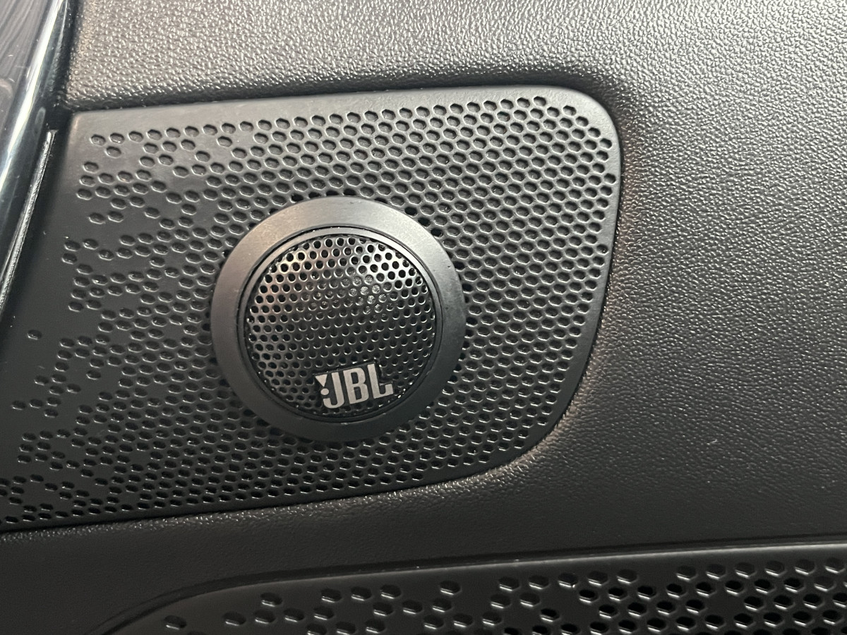 PEUGEOT 208 GTI BPS 1,6 208 GPS CAMERA APPLE CARPLAY HIFI JBL REGULATEUR LIMITEUR PARK PILOT FEUX HALOGENE JANTES 18  EXCELLENT ETAT