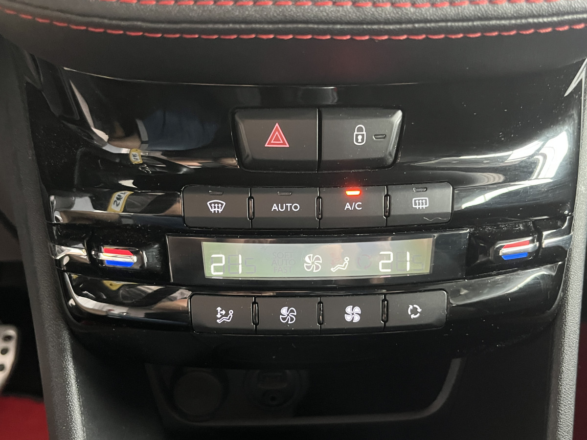 PEUGEOT 208 GTI BPS 1,6 208 GPS CAMERA APPLE CARPLAY HIFI JBL REGULATEUR LIMITEUR PARK PILOT FEUX HALOGENE JANTES 18  EXCELLENT ETAT