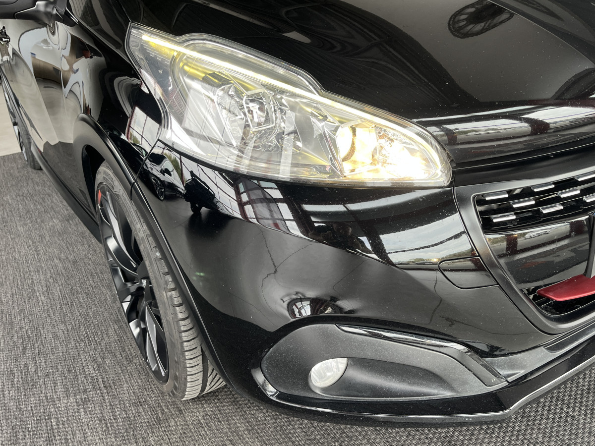 PEUGEOT 208 GTI BPS 1,6 208 GPS CAMERA APPLE CARPLAY HIFI JBL REGULATEUR LIMITEUR PARK PILOT FEUX HALOGENE JANTES 18  EXCELLENT ETAT