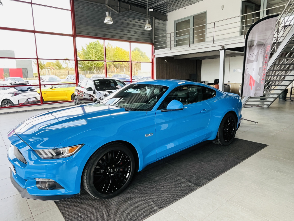 FORD MUSTANG FASTBACK 5,0 V8 421 GT GPS CAMERA REGULATEUR LIMITEUR KEYLESS ECHAPPEMENT A CLAPET HIFI SOUND   PARK PILOT APPLE CARPLAY FEUX BI-XENON JANTES 19 EXCELLENT ETAT