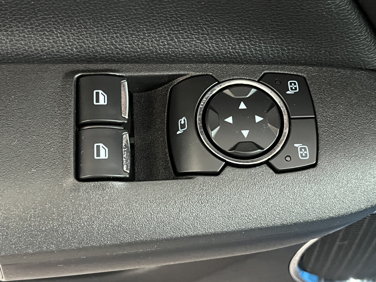 FORD MUSTANG FASTBACK 5,0 V8 421 GT GPS CAMERA REGULATEUR LIMITEUR KEYLESS ECHAPPEMENT A CLAPET HIFI SOUND   PARK PILOT APPLE CARPLAY FEUX BI-XENON JANTES 19 EXCELLENT ETAT