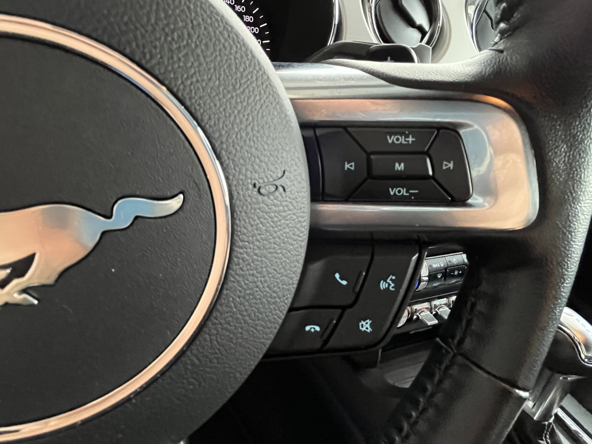FORD MUSTANG FASTBACK 5,0 V8 421 GT GPS CAMERA REGULATEUR LIMITEUR KEYLESS ECHAPPEMENT A CLAPET HIFI SOUND   PARK PILOT APPLE CARPLAY FEUX BI-XENON JANTES 19 EXCELLENT ETAT
