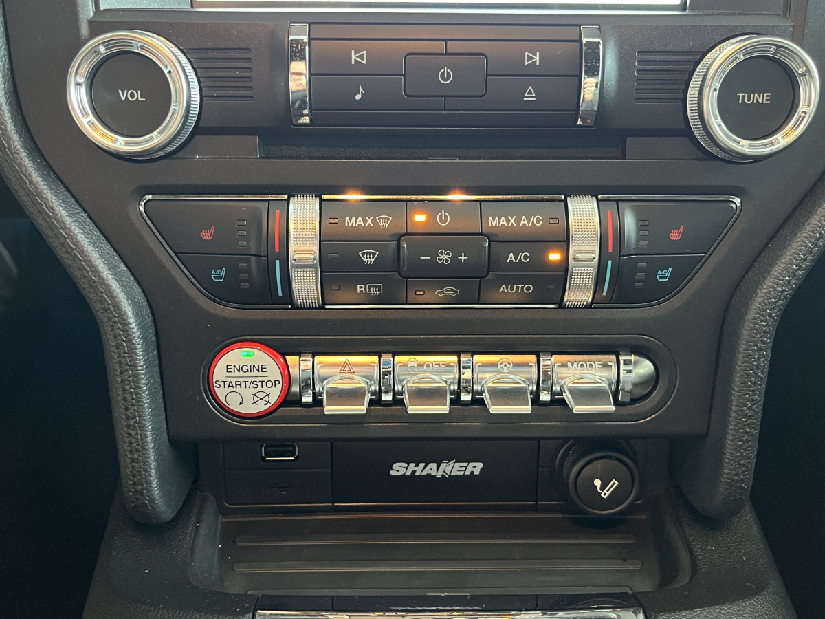FORD MUSTANG FASTBACK 5,0 V8 421 GT GPS CAMERA REGULATEUR LIMITEUR KEYLESS ECHAPPEMENT A CLAPET HIFI SOUND   PARK PILOT APPLE CARPLAY FEUX BI-XENON JANTES 19 EXCELLENT ETAT
